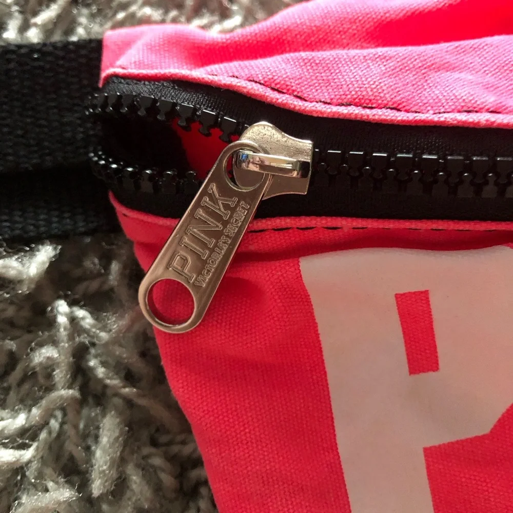 Victoria’s Secret PINK Fanny Pack - Picture 4 of 7